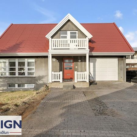 Large Apartment Close To The Centre Рейкявик Екстериор снимка