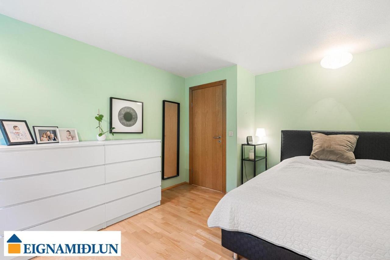 Large Apartment Close To The Centre Рейкявик Екстериор снимка